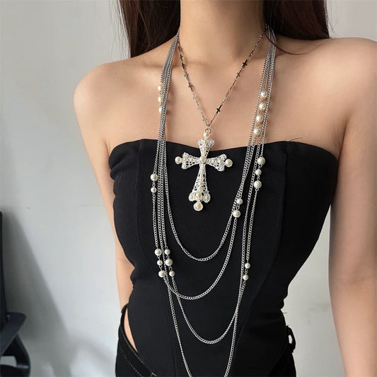 evilyumi cross necklace