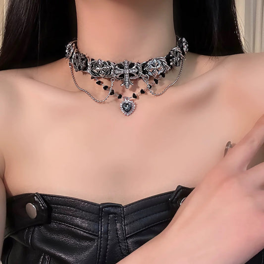 evilyumi cross necklace